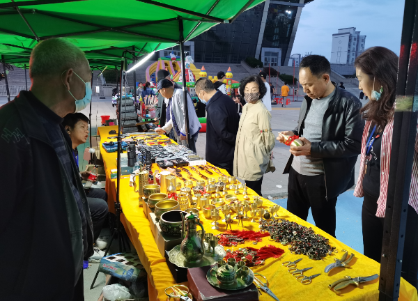 五一假期塔城地區(qū)商品銷售火熱，日用百貨銷售額預(yù)計達(dá)1.41億